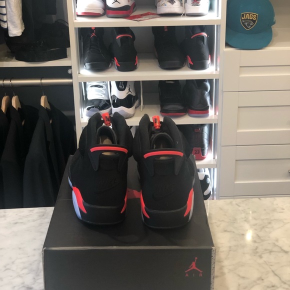 Retro 6 size 11 - Picture 1 of 3